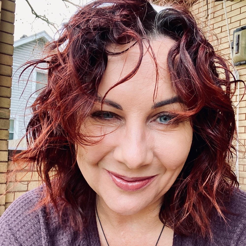 Meet your Posher, Adrienne